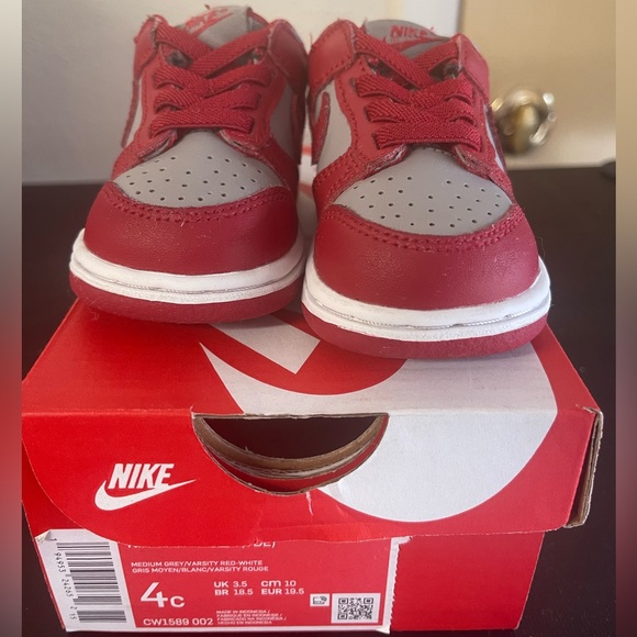 Nike Dunks - Picture 2 of 4